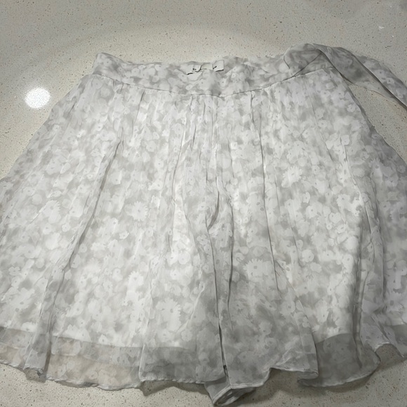 Club Monaco shorts - Picture 3 of 7